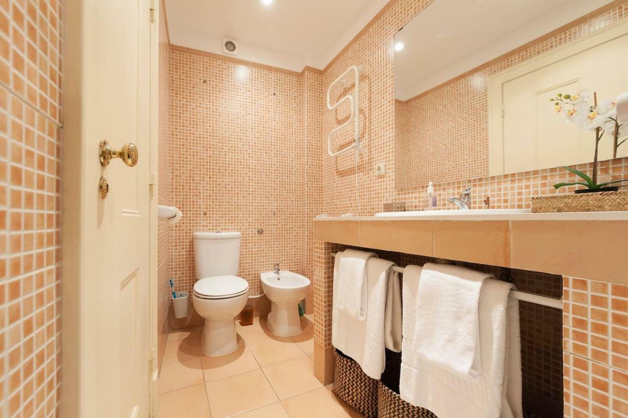 2 Bedroom Apartment With Patio Next To Avenida Da Liberdade Lisboa Exterior foto